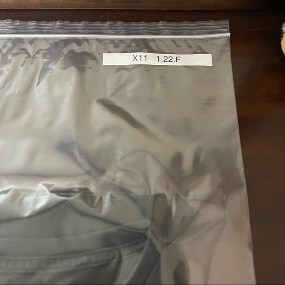 Polo Ralph Lauren V Neck Short Sleeve Shirt Size Small - Picture 4 of 4